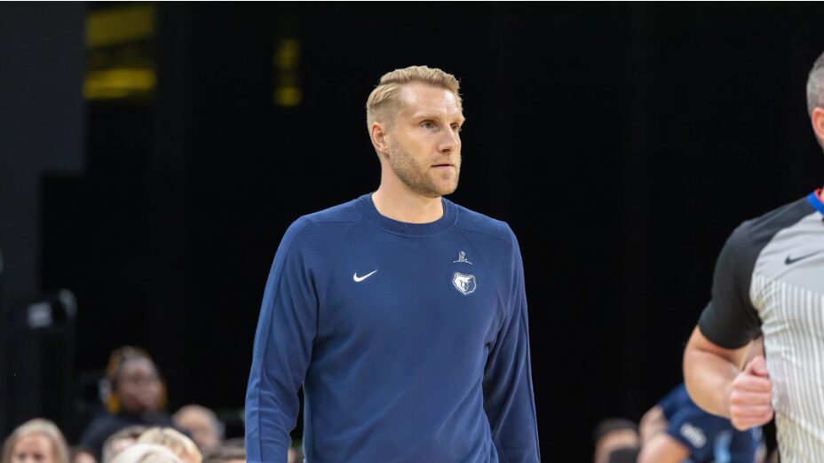 Grizzlies Coach Tuomas Iisalo Breaks Down Challenge of Battling Warriors